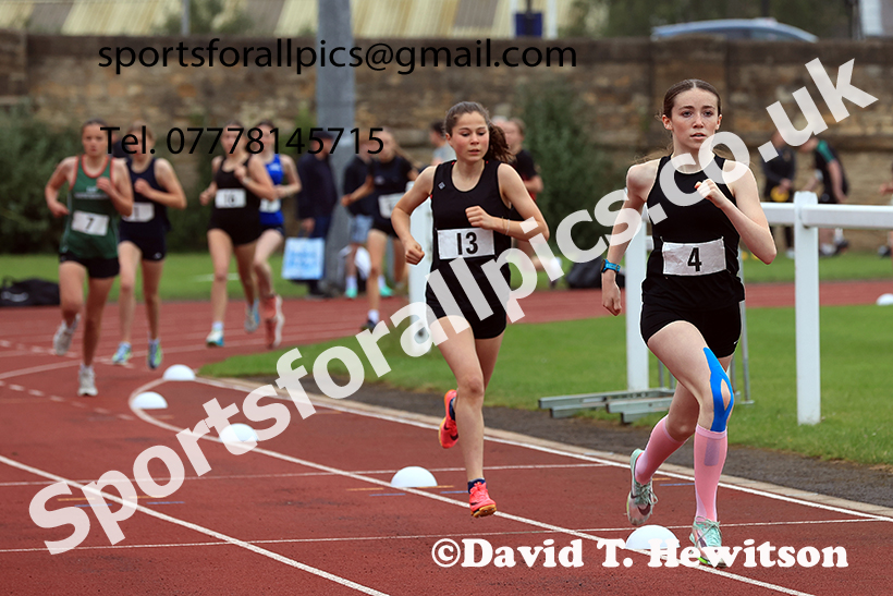 Girls 800 metres, 2025 Northumberland Schools Track and Fields, Wentworth, Hexham. Photo: David T. Hewitson/Sports for All Pics
